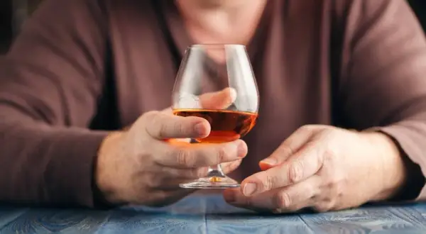 Czy alkohol podnosi cholesterol? Wpływ alkoholu na zdrowie i poziom cholesterolu