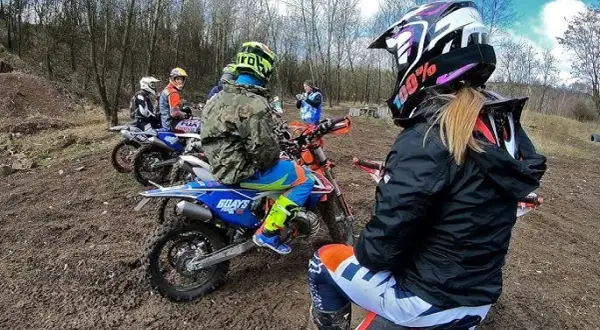 Ile kosztuje szkolenie enduro w Krzeszowicach? Sprawdź ceny i opcje