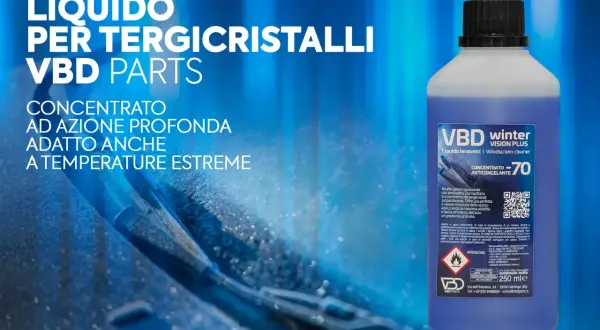 Liquido tergicristalli VBD PARTS concentrato, ideale anche a temperature estreme, per una pulizia profonda del parabrezza.