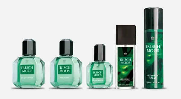 Vier Produkte der Serie "Irisch Moos", inspiriert von Chondrus crispus, in grünen Glasflaschen und einem Spray.