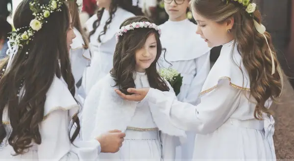 Ile kosztuje fotograf na komunię? Ceny, pakiety i porady