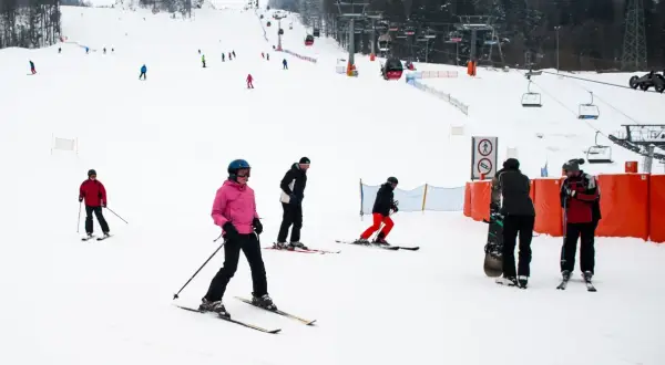 Gdzie na narty w Polsce? Najlepsze stoki, ceny i porady