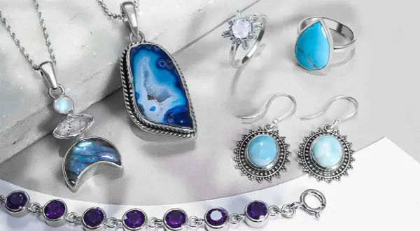 Collar, pendientes, anillos y pulsera con piedras para joyería: ágata azul, turquesa, larimar y amatista.