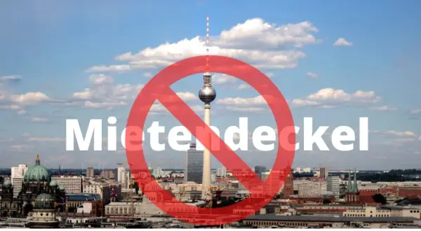 Berlin Skyline mit rotem Verbotsschild über dem Wort "Mietendeckel". Der Mietendeckel in Berlin wurde gekippt.