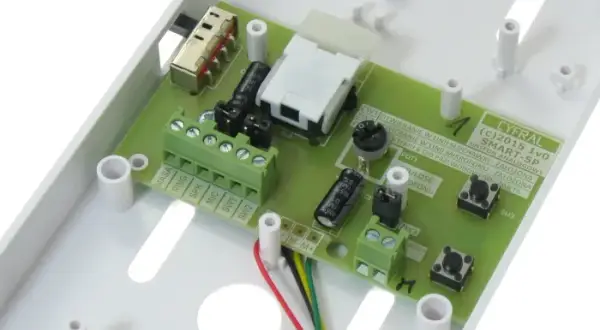 Jak podłączyć domofon Cyfral Smart 5P - uniknij typowych błędów instalacji