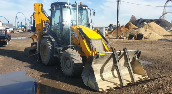 JCB 3CX: Ile naprawdę pali? Oszczędź na paliwie!