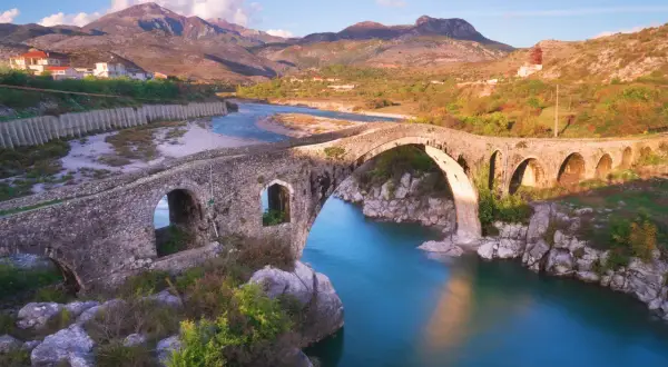 Albania: Więcej niż tania alternatywa? Plaże, góry, UNESCO!