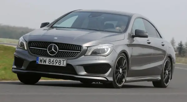 Mercedes CLA 250 4MATIC: Czy warto? Osiągi, koszty, wady