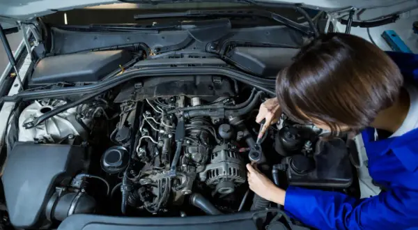 Mechanik sprawdza silnik, bo wciskam gaz, obroty rosną, a auto nie przyspiesza.