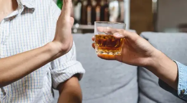 Uczulenie na whisky objawy – poznaj niebezpieczne symptomy alergii