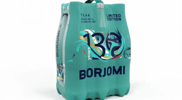 Zgrzewka sześciu butelek wody Borjomi w limitowanej edycji. Przed zakupem warto sprawdzić woda borjomi przeciwwskazania.