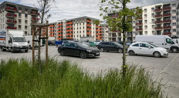 Ile miejsc parkingowych na mieszkanie? Nowe regulacje i ich skutki