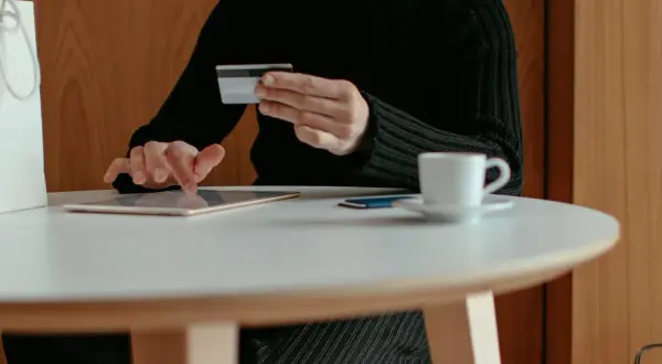 O której mBank księguje przelewy? Sprawdź, kiedy otrzymasz pieniądze