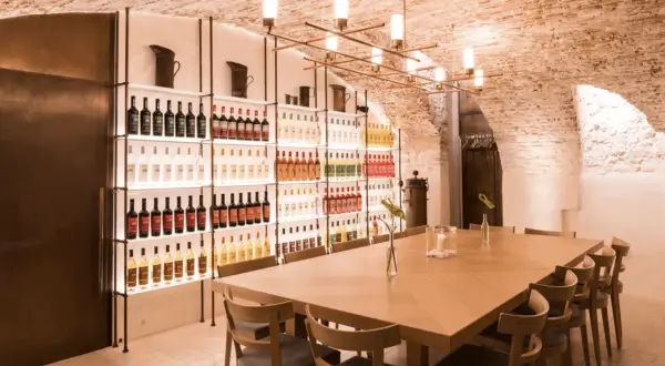 Garage Nardini: Osteria, Cocktail Bar & Storia a Bassano