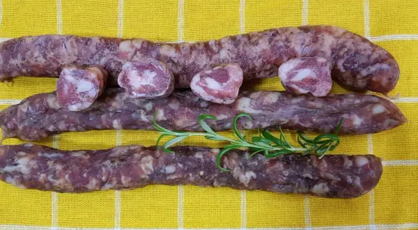 Kiełbasa palcówka wędzona - tradycyjny smak, który musisz spróbować