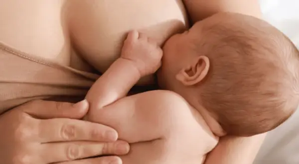 Karmienie piersią w pracy: Twoje prawa i ograniczenia czasowe