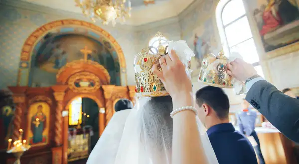 Czy Kościół katolicki uznaje ślub prawosławny? Odkryj ważne zasady