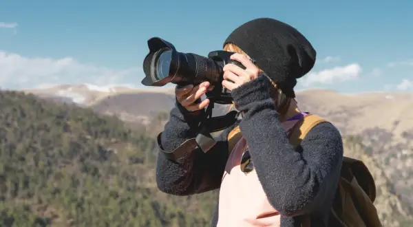 Najlepsze obiektywy z dużym zoomem dla każdego fotografa. Jak wybrać idealny?