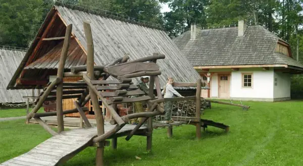 Skansen Zubrzyca: Odkryj fascynujące tradycje i atrakcje regionu