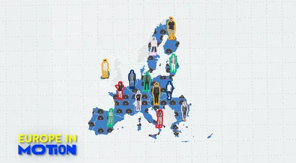 Ludzie z walizkami na mapie Europy, symbolizujący ruch i podróże między krajami.