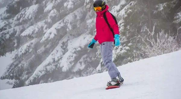 Narty czy snowboard na początek? Łatwiejszy start i progres