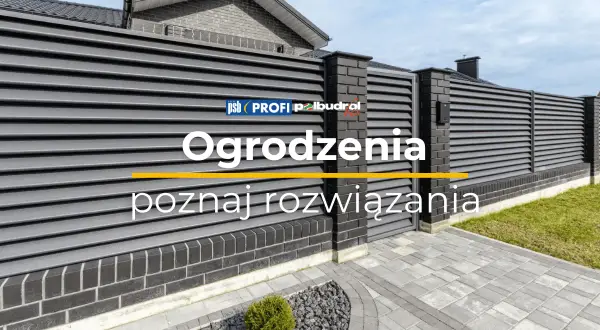 Nowoczesny, ciemnoszary płot stalowy z ceglanymi słupkami. Poznaj rozwiązania ogrodzeniowe.