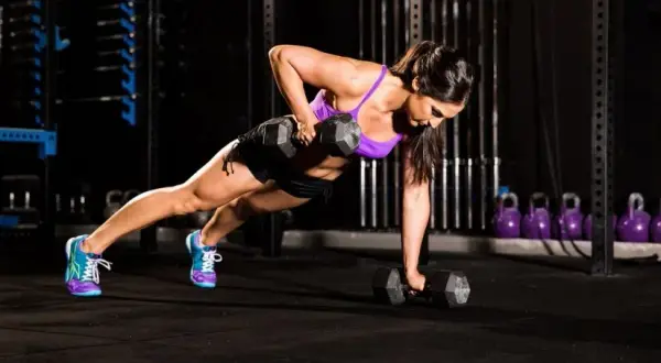 CrossFit: Jakie ćwiczenia? Odkryj filary treningu i WOD-y!
