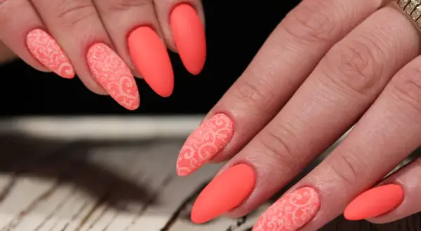 Hybryda zabrudzona długopisem? Uratuj manicure bezpiecznie!