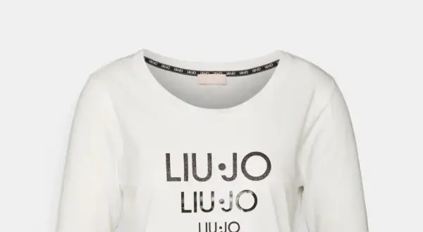 Biała koszulka z długim rękawem marki Liu Jo, z potrójnym, błyszczącym logo.