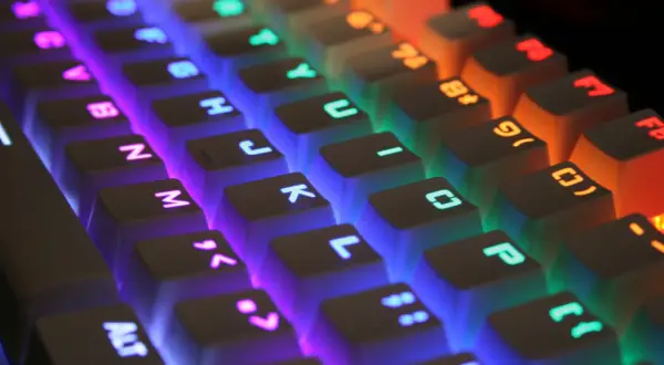 Jak włączyć podświetlenie klawiatury w laptopie Lenovo bez problemów