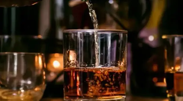 2 kieliszki wódki ile promili - sprawdź, jak szybko się upijesz