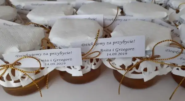 Pomysły na podziękowania dla gości, które zachwycą i zapadną w pamięć