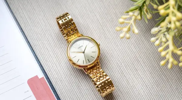Zegarki damskie Lorus na bransolecie – elegancja i funkcjonalność w jednym