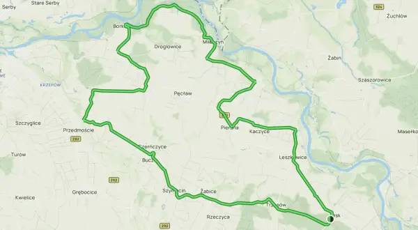 Mapa z zaznaczonym zielonym szlakiem rowerowym, biegnącym przez wsie takie jak Bork, Pęcław, Kaczyce, a także w pobliżu Głogowa.