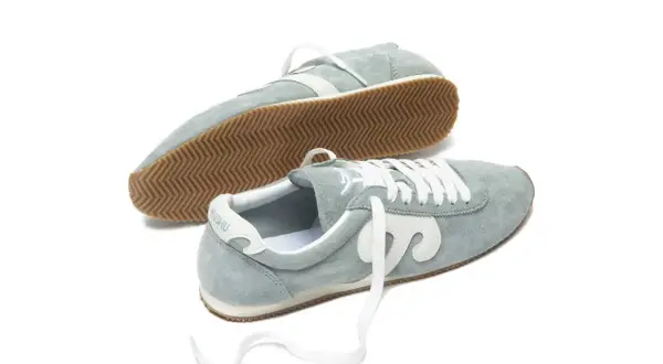 Scarpe da ginnastica Wushu uomo in camoscio azzurro con lacci bianchi e suola in gomma.