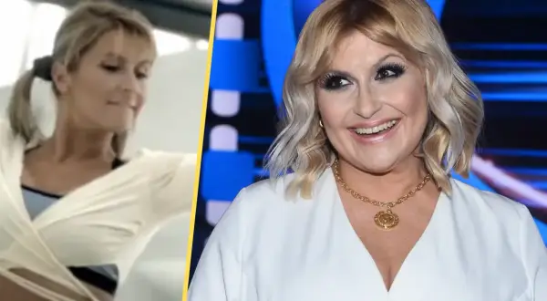 Gwiazda z listą gwiazd, które straciły kontrakty reklamowe przez skandal, w białej kreacji i złotym naszyjniku.