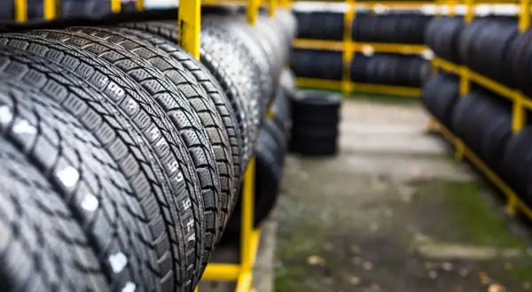 Jakie opony montuje Toyota? Sprawdź, które są najlepsze dla Twojego modelu