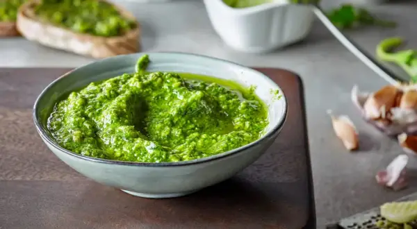 Pesto z bazylii z czym jeść: najlepsze pomysły na pyszne dania