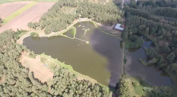 Wielkopolska: Wędkowanie z noclegiem? Poznaj sprawdzone łowiska!