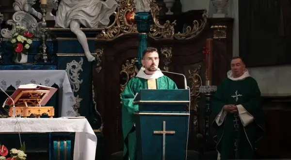 Czy sobotnia msza ślubna naprawdę zastępuje niedzielną? Sprawdź to!