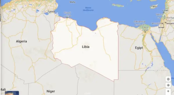 Mapa pokazuje, gdzie leży Libia, między Algierią, Egiptem i Sudanem, nad Morzem Śródziemnym.