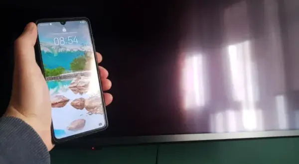Jak łatwo podłączyć telefon do telewizora - sprawdź metody i porady