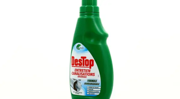 Bouteille verte de Destop Entretien Canalisations Organique, formule biodégradable. Est-ce que le Destop abîme les canalisations ? Ce produit est conçu pour les entretenir.