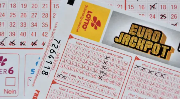 Los na loterię Eurojackpot i kupony Lotto. Jak legalnie rozliczyć podatek od wygranej w lotto z fiskusem?