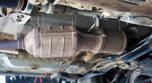 Jak sprawdzić czy auto ma DPF i uniknąć problemów z emisją