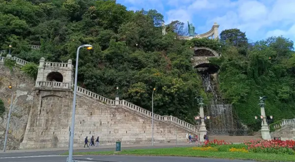 Geologia Wzgórza Gellérta: Odkryj skalne serce Budapesztu