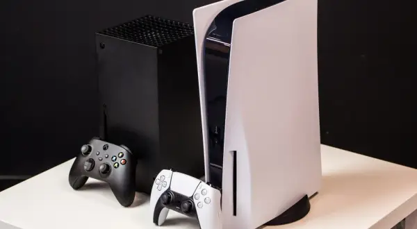 Xbox czy PS5 – która konsola naprawdę oferuje lepsze gry i wartość?