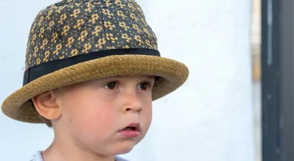 Kiedy czapka dla dziecka? Sprawdź, jak wybrać idealną na każdą porę roku