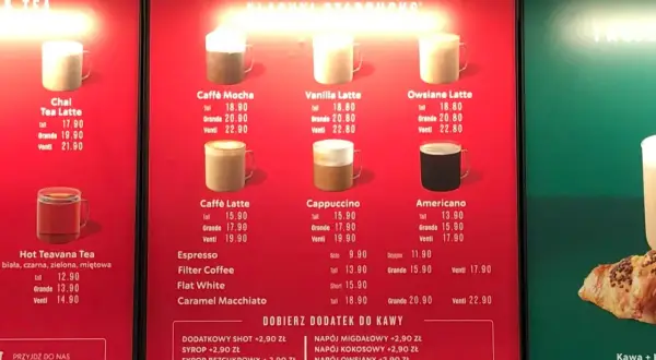 Menu kawowe Starbucks: Caffe Latte od 15,90 zł, Cappuccino od 15,90 zł, Americano od 13,90 zł. Ile kosztuje kawa w Czechach? Tutaj ceny w złotówkach.