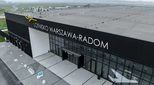 Lotnisko Radom: Gdzie można polecieć? Lista dostępnych lotów.